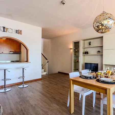 דירה Attilio Front View By Interhome איספרה